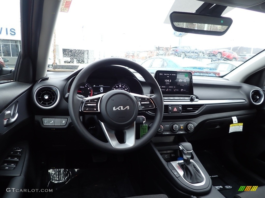 2023 Forte LXS - Currant Red / Black photo #13