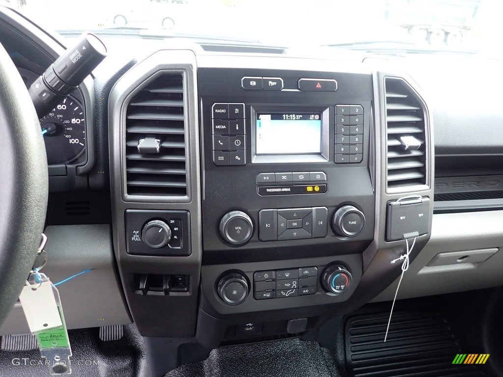 2022 Ford F250 Super Duty XL SuperCab 4x4 Controls Photos