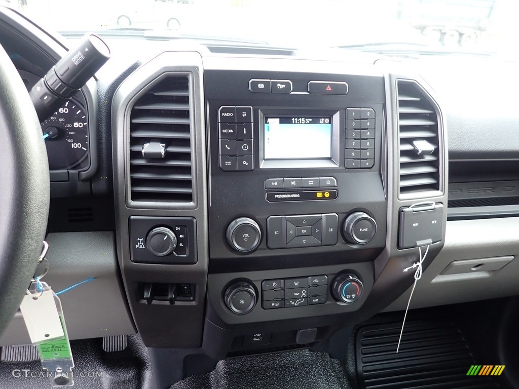 2022 Ford F250 Super Duty XL SuperCab 4x4 Controls Photos