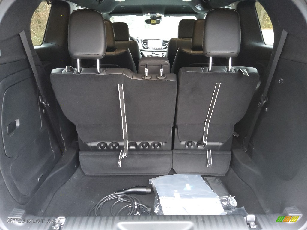 2022 Chrysler Pacifica Hybrid Touring L Trunk Photos
