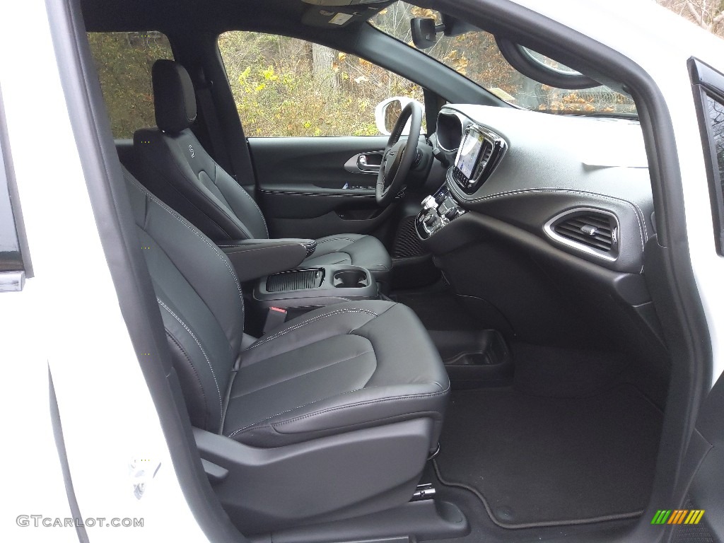 2022 Chrysler Pacifica Hybrid Touring L Front Seat Photos