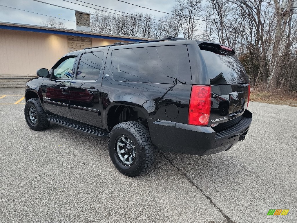2013 Yukon XL SLT 4x4 - Onyx Black / Ebony photo #2