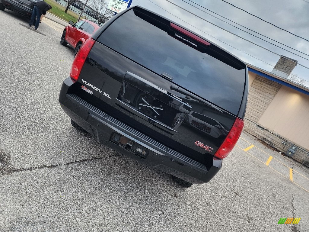 2013 Yukon XL SLT 4x4 - Onyx Black / Ebony photo #3