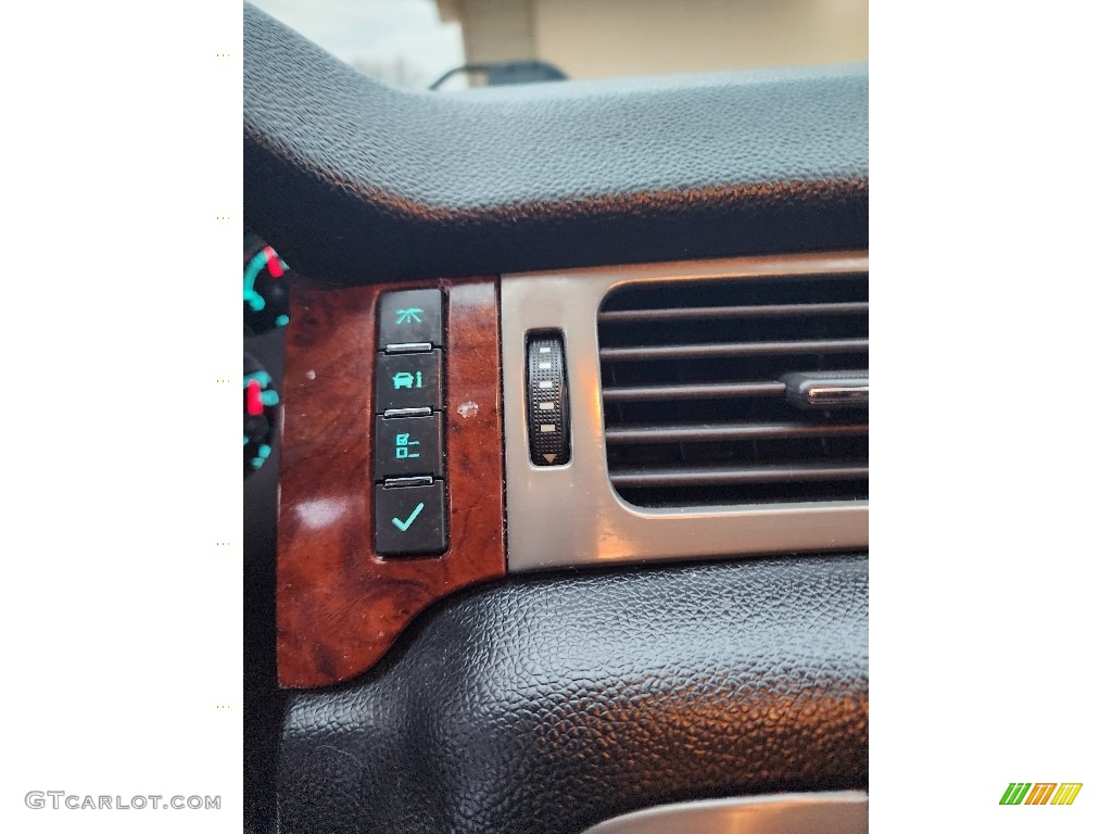 2013 Yukon XL SLT 4x4 - Onyx Black / Ebony photo #15