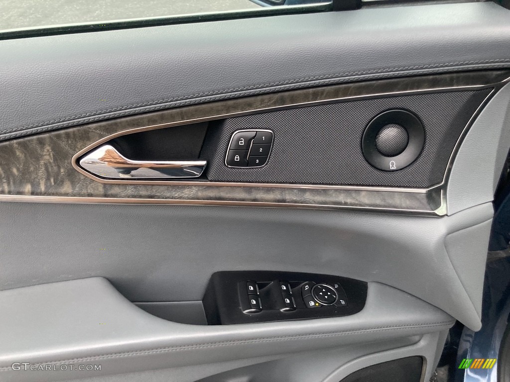 2019 Lincoln Nautilus Reserve AWD Door Panel Photos