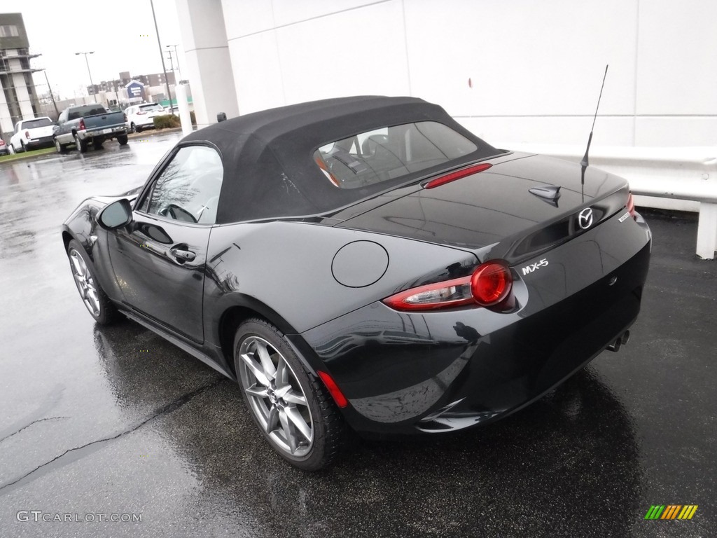 2022 MX-5 Miata Grand Touring - Jet Black Mica / Black photo #11