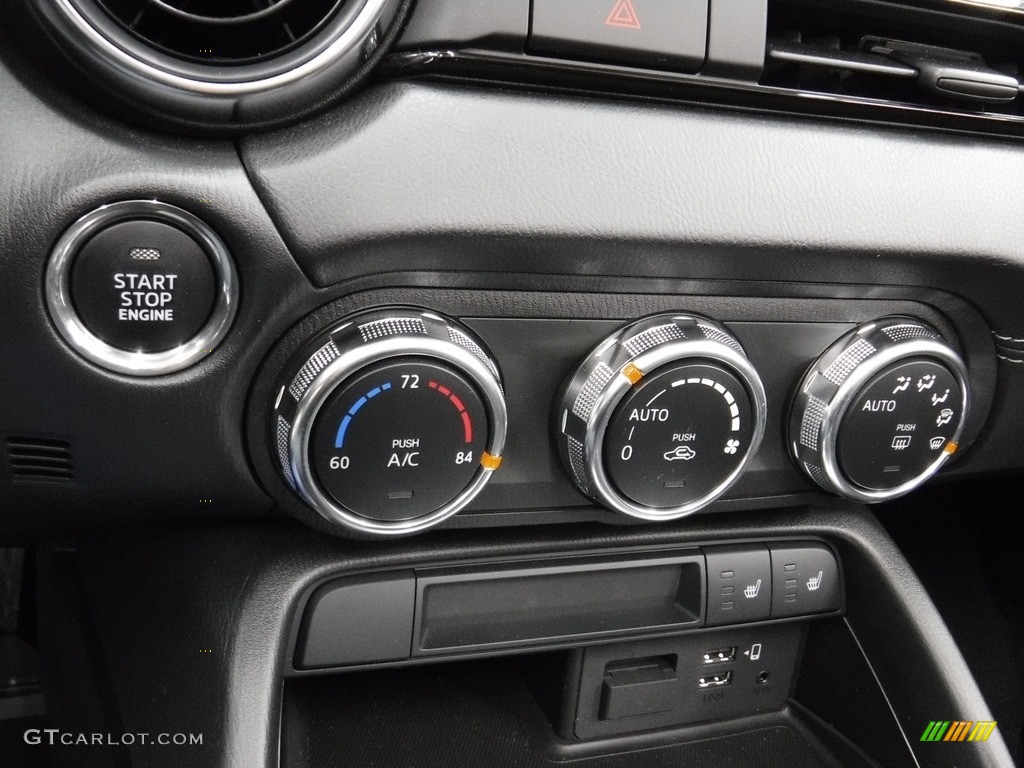 2022 Mazda MX-5 Miata Grand Touring Controls Photos