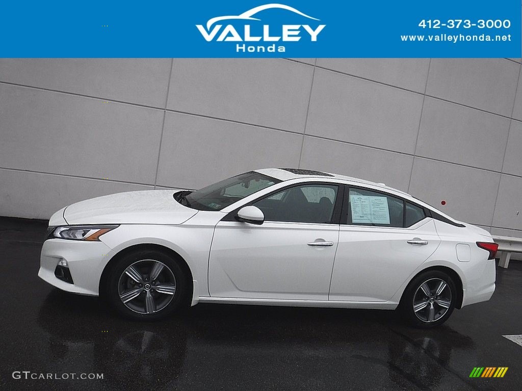 2019 Altima SL - Pearl White / Charcoal photo #2