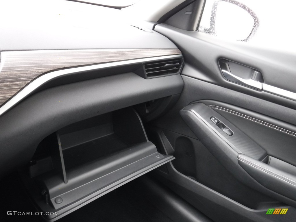 2019 Altima SL - Pearl White / Charcoal photo #28