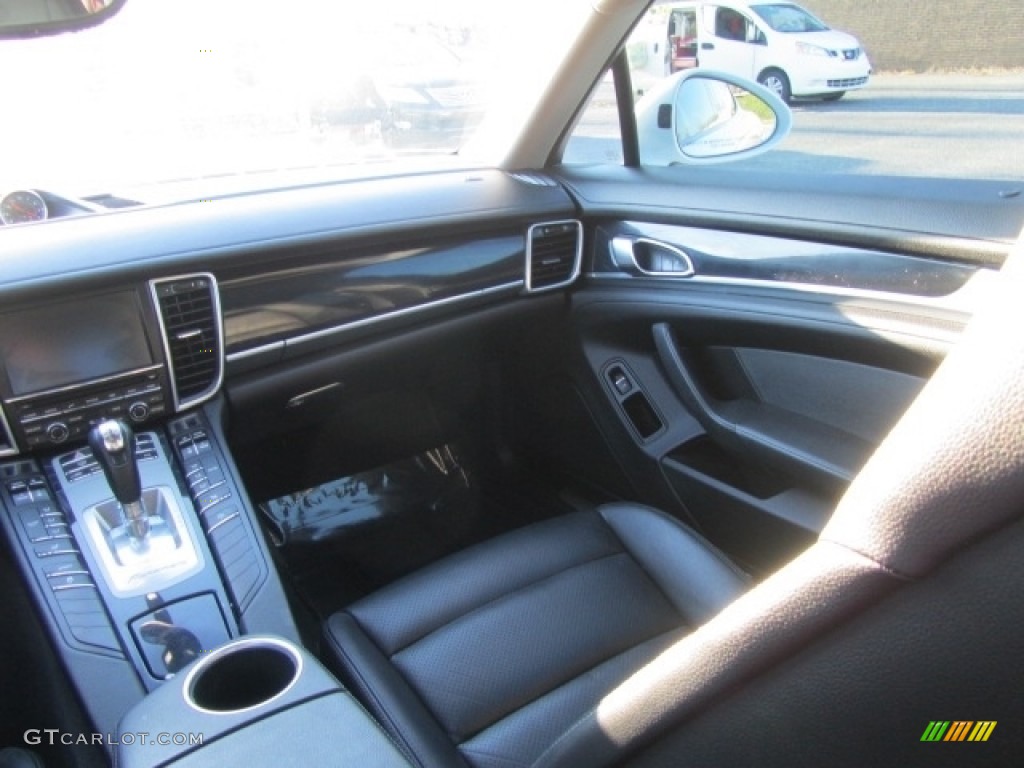 2015 Panamera  - White / Black photo #14