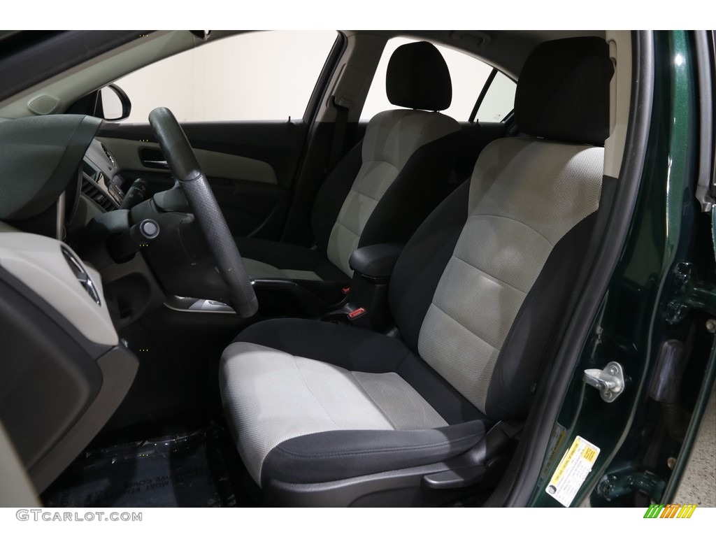 2014 Cruze LS - Rainforest Green Metallic / Jet Black/Medium Titanium photo #5