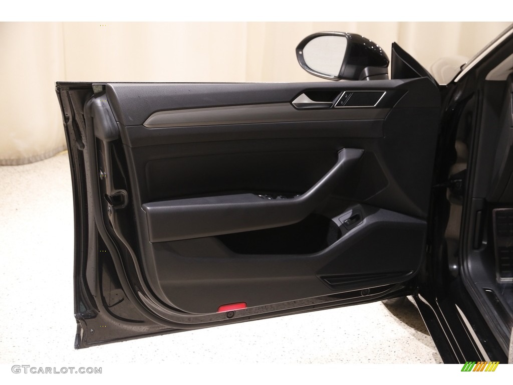 2019 Volkswagen Arteon SE 4Motion Door Panel Photos