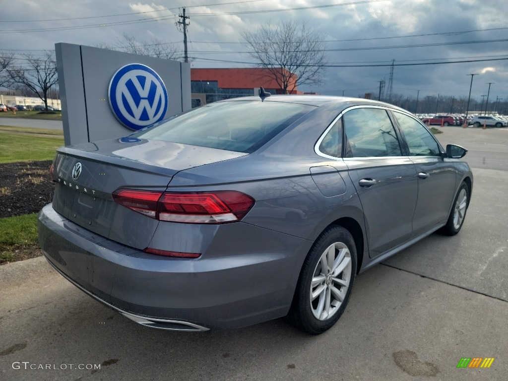 2020 Passat SE - Platinum Gray Metallic / Titan Black photo #3