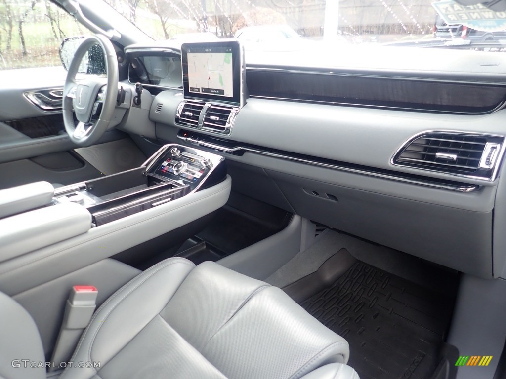 2020 Lincoln Navigator Reserve 4x4 Dashboard Photos