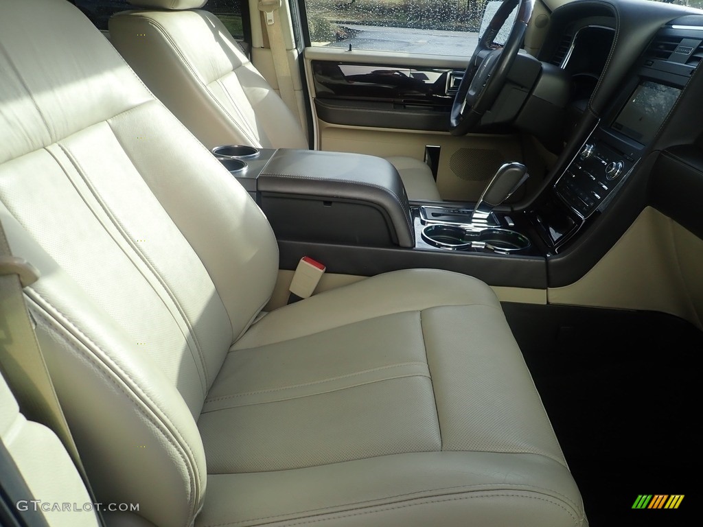 2017 Navigator L Reserve 4x4 - White Platinum / Dune photo #11
