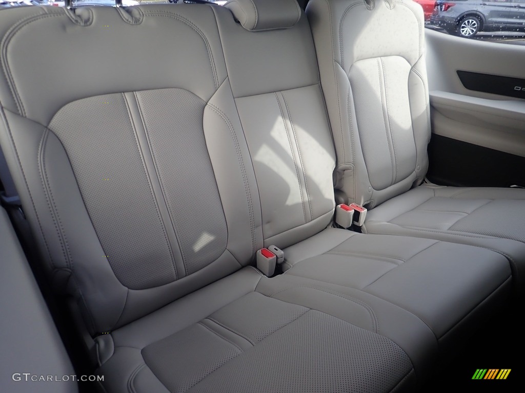 2022 Jeep Wagoneer Series III 4x4 Rear Seat Photos