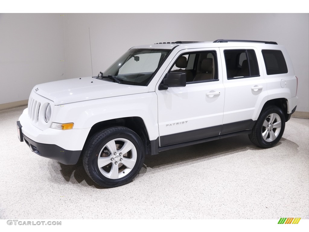 2015 Patriot High Altitude 4x4 - Bright White / Dark Slate Gray/Light Pebble Beige photo #3