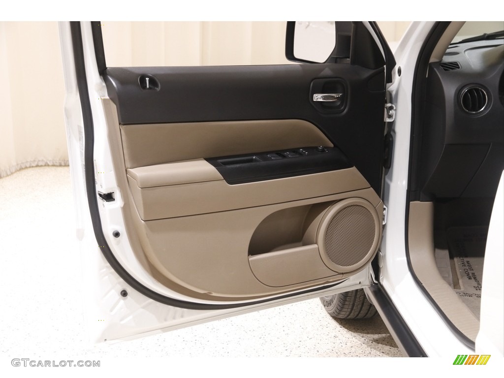 2015 Patriot High Altitude 4x4 - Bright White / Dark Slate Gray/Light Pebble Beige photo #4