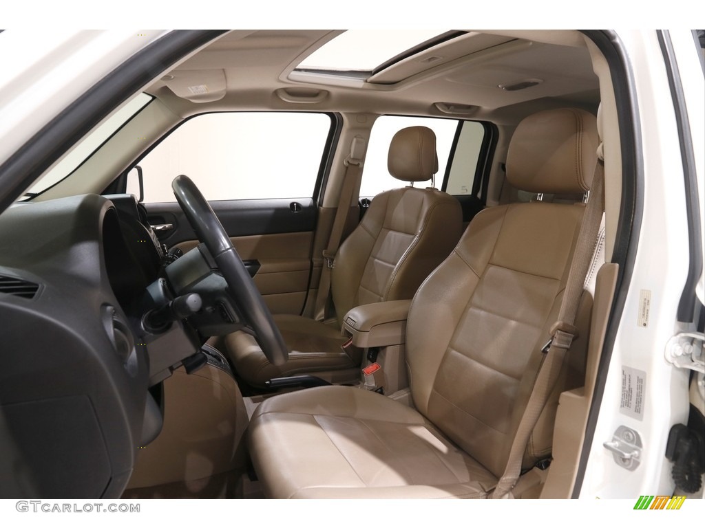 2015 Patriot High Altitude 4x4 - Bright White / Dark Slate Gray/Light Pebble Beige photo #5