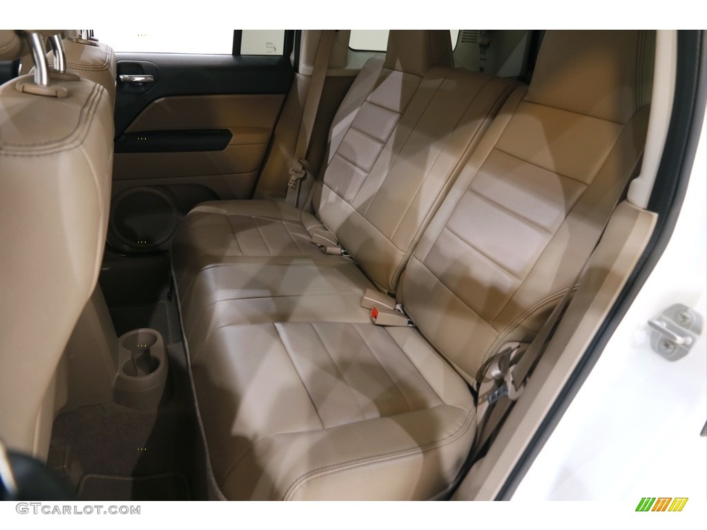 2015 Patriot High Altitude 4x4 - Bright White / Dark Slate Gray/Light Pebble Beige photo #15