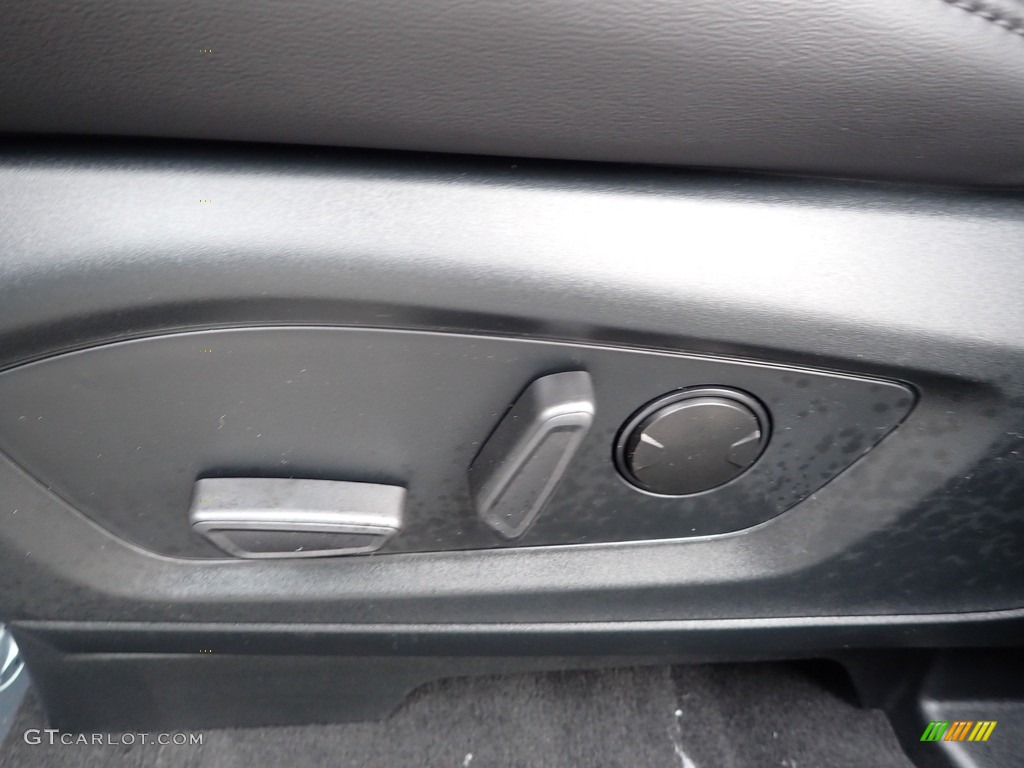 2022 Explorer XLT - Star White Metallic / Ebony photo #16