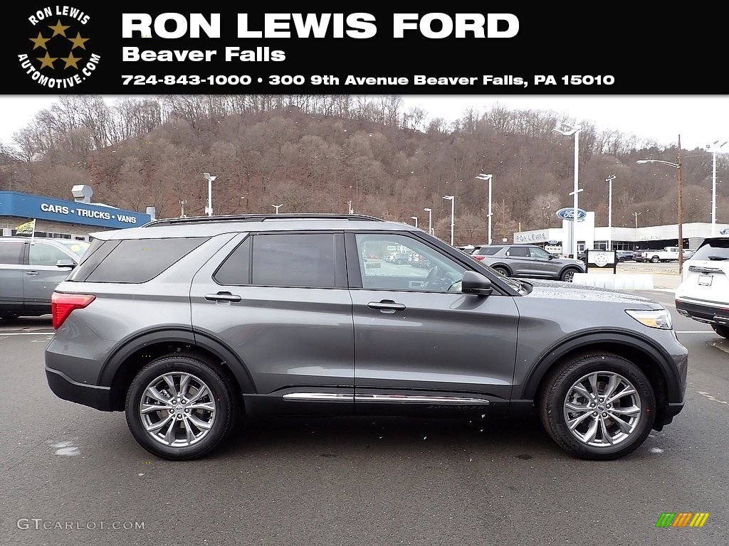 Carbonized Gray Metallic Ford Explorer