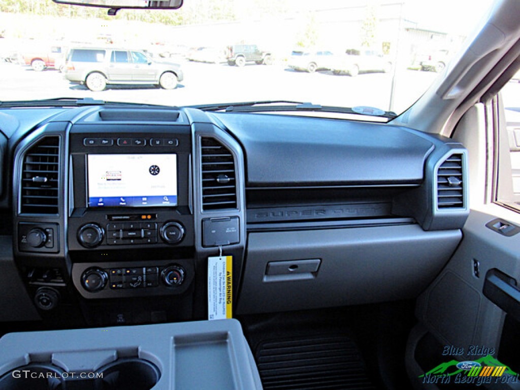 2022 F250 Super Duty XLT Crew Cab 4x4 - Iconic Silver / Medium Earth Gray photo #16