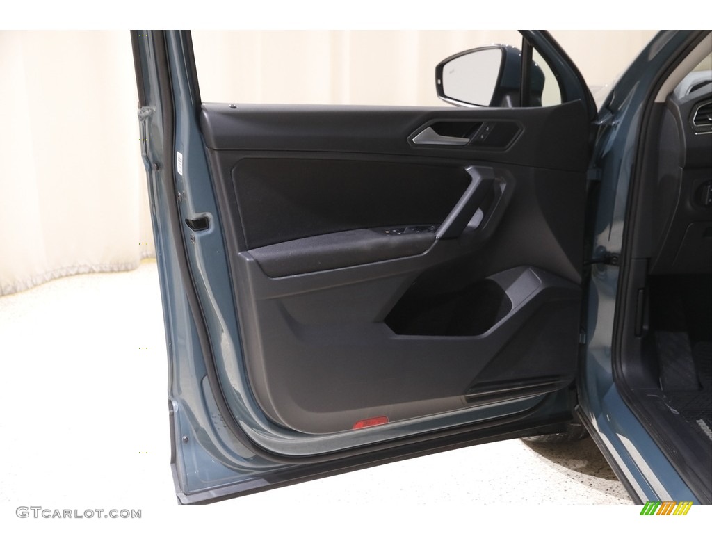 2019 Volkswagen Tiguan S Door Panel Photos