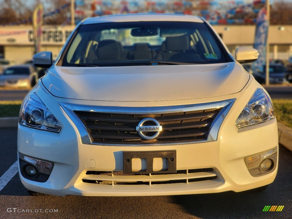 2014 Altima 2.5 SV - Pearl White / Charcoal photo #2