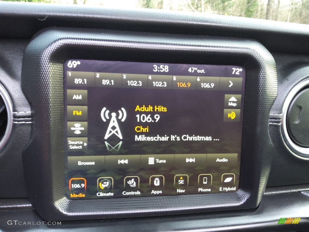 2021 Jeep Wrangler Unlimited Sahara 4xe Hybrid Audio System Photos