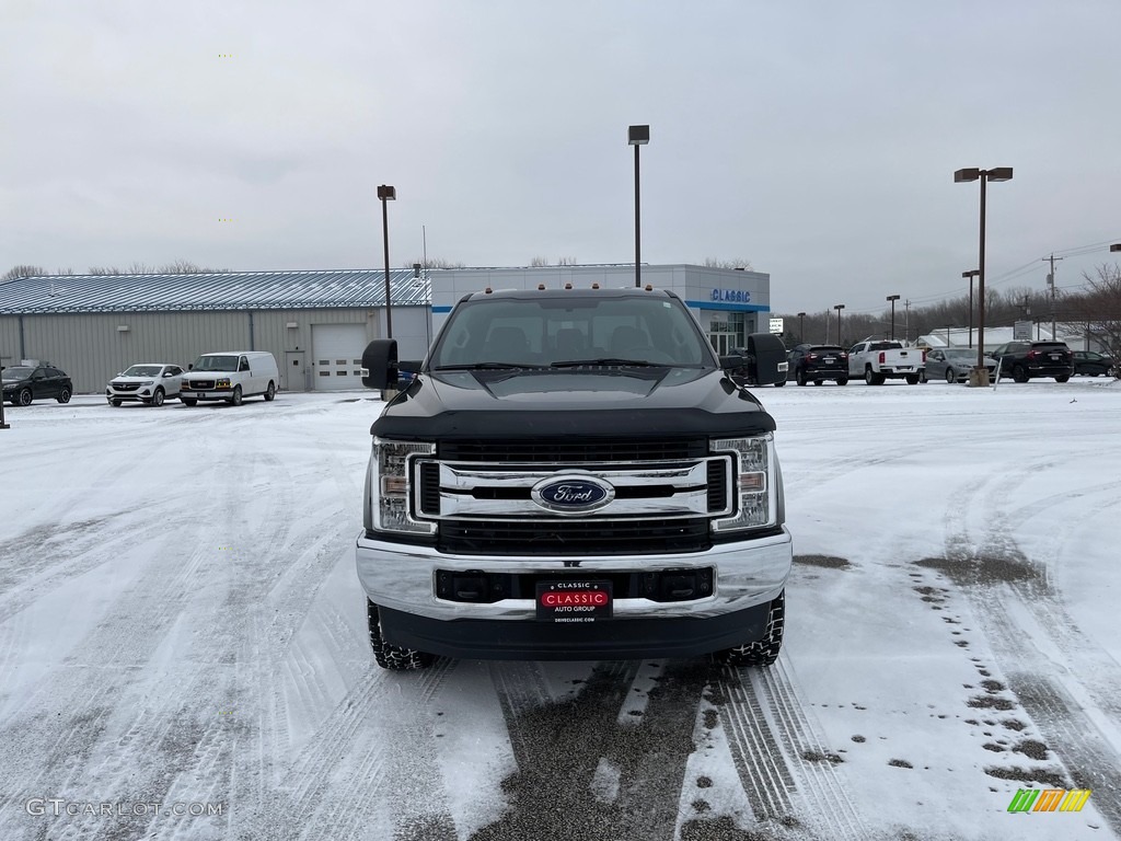 2019 F250 Super Duty XL SuperCab 4x4 - Magnetic / Earth Gray photo #2