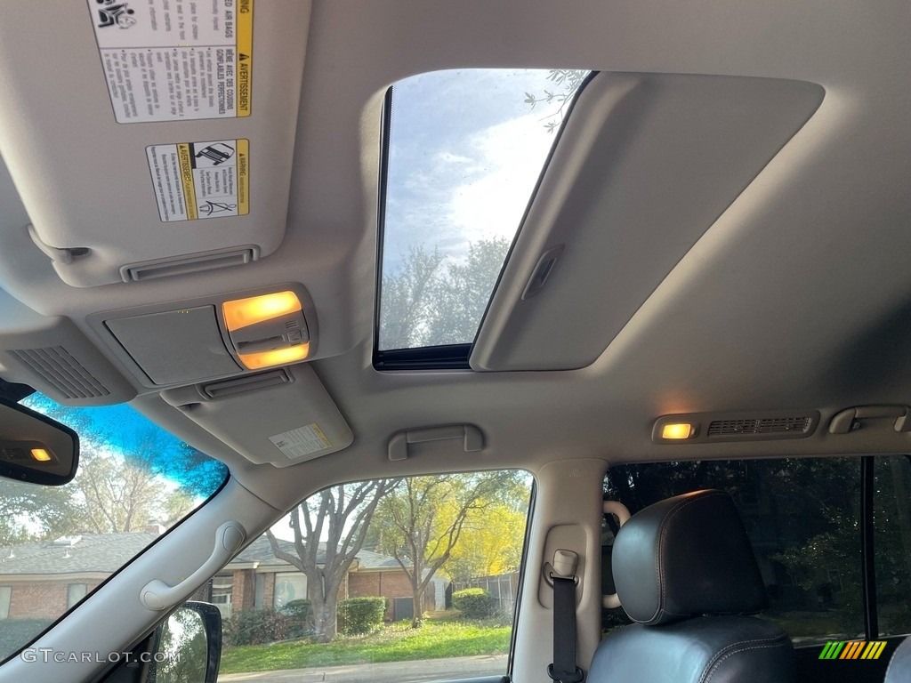 2017 Nissan Armada Platinum Sunroof Photos