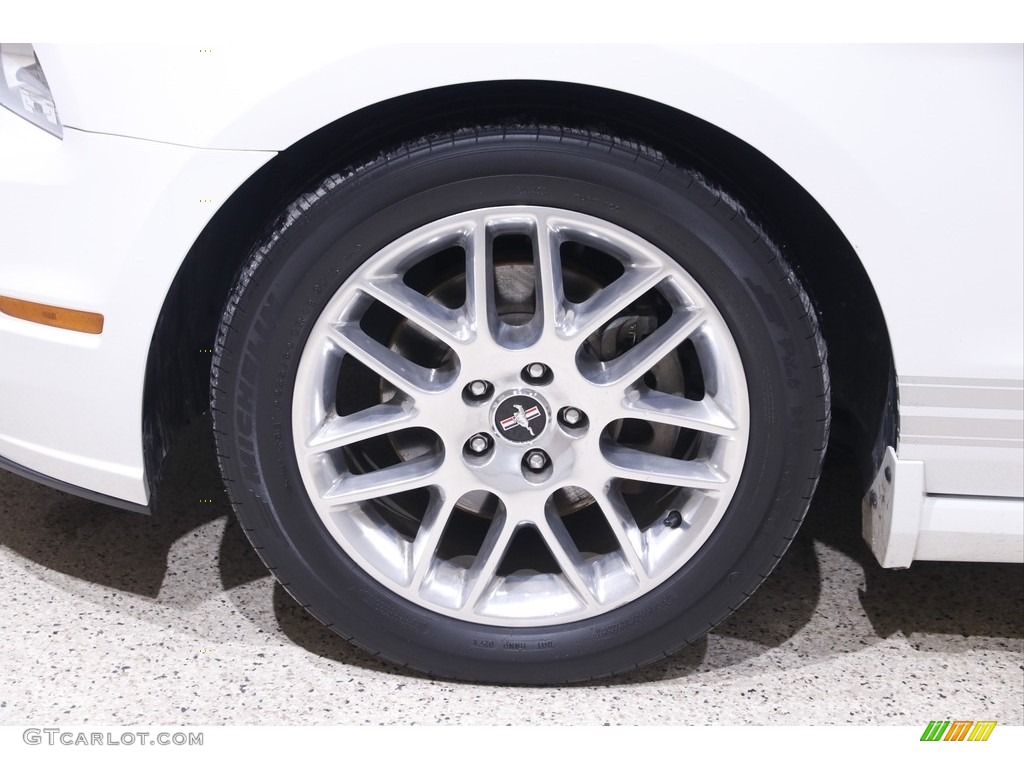 2014 Ford Mustang V6 Premium Convertible Wheel Photos