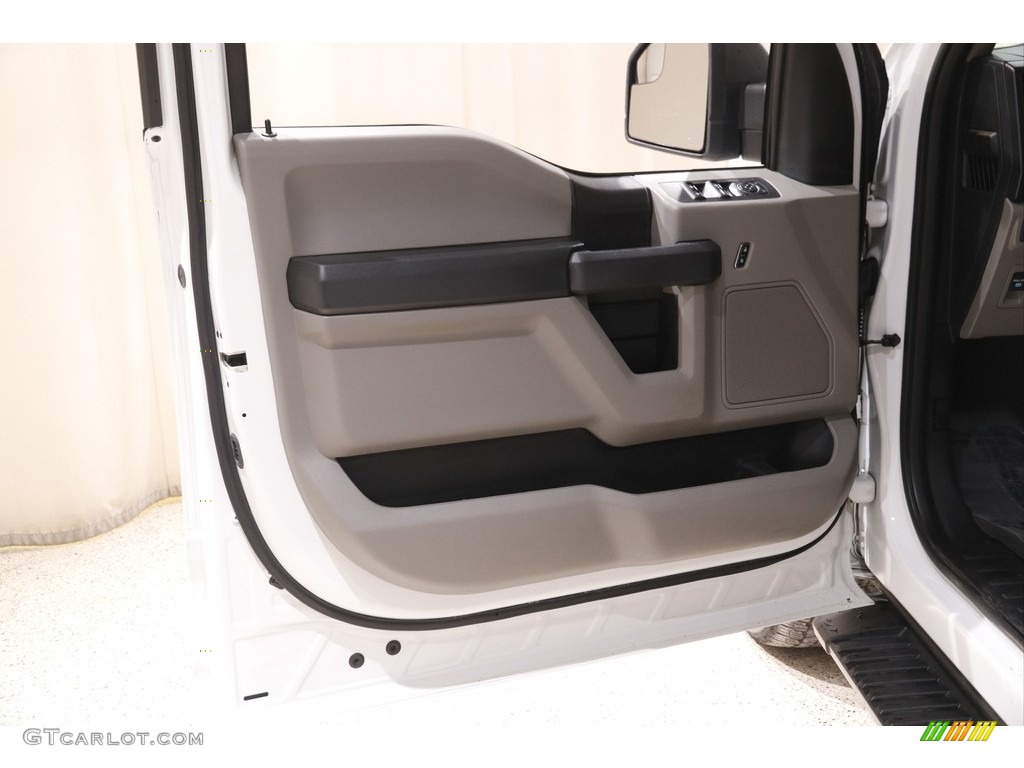 2016 F150 XL SuperCrew 4x4 - Oxford White / Medium Earth Gray photo #4