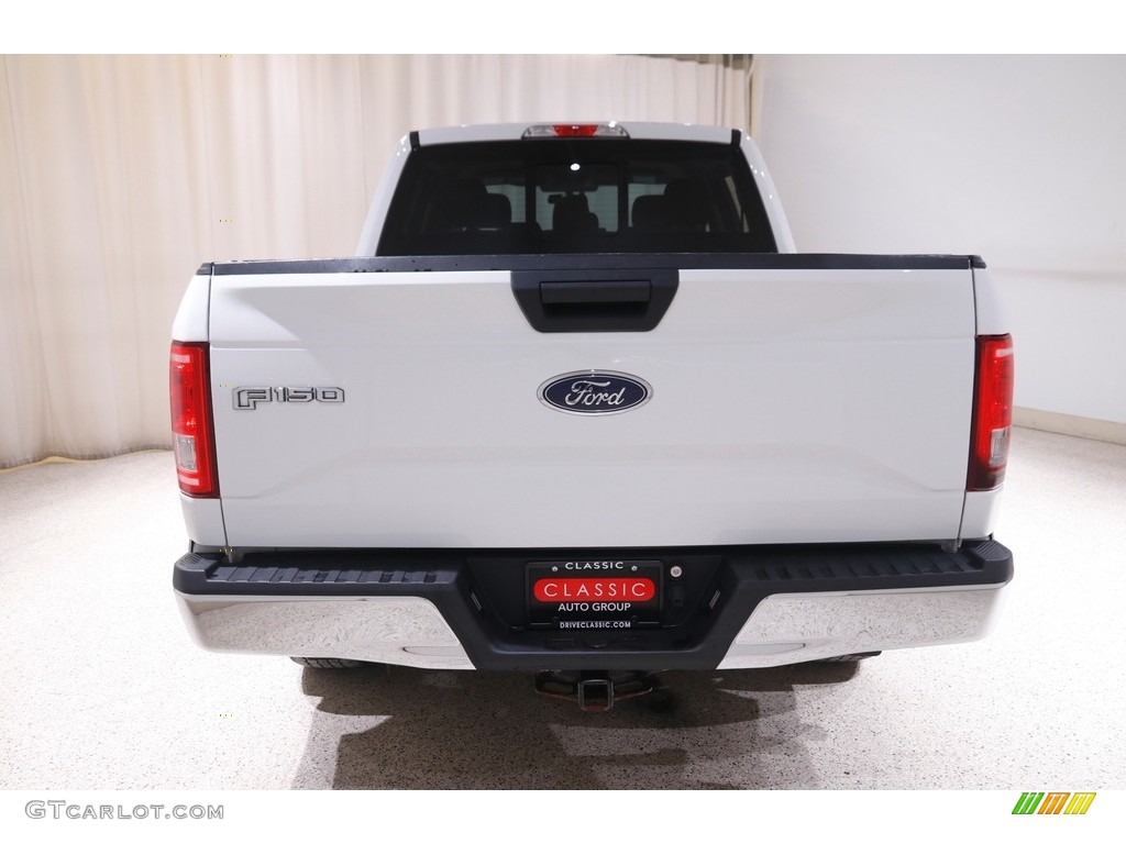 2016 F150 XL SuperCrew 4x4 - Oxford White / Medium Earth Gray photo #18