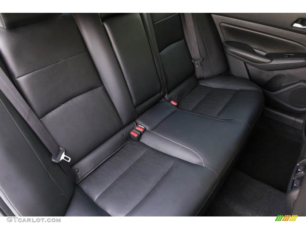 Charcoal Interior 2019 Nissan Altima Platinum AWD Photo #145345621