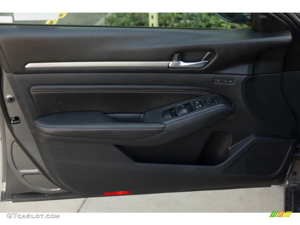 2019 Nissan Altima Platinum AWD Charcoal Door Panel Photo #145345765
