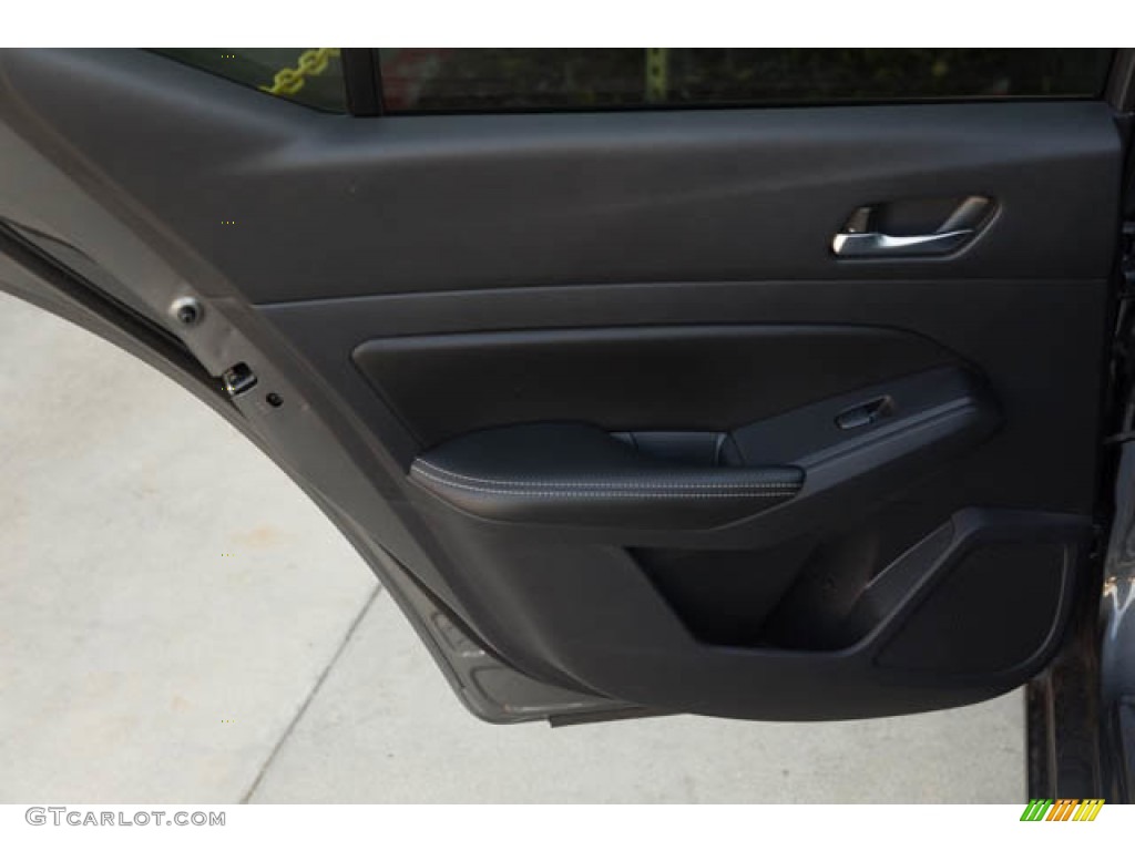2019 Nissan Altima Platinum AWD Charcoal Door Panel Photo #145345813