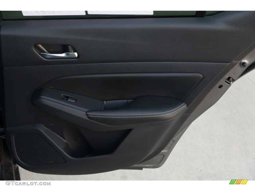 2019 Nissan Altima Platinum AWD Charcoal Door Panel Photo #145345831