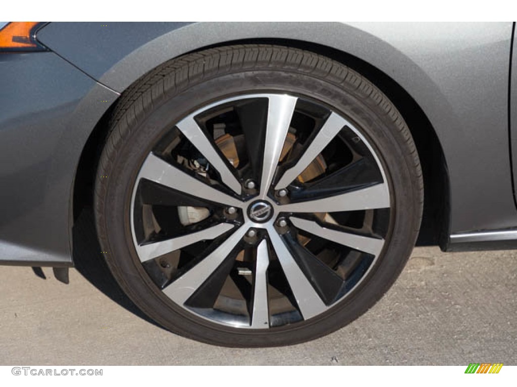 2019 Nissan Altima Platinum AWD Wheel Photos