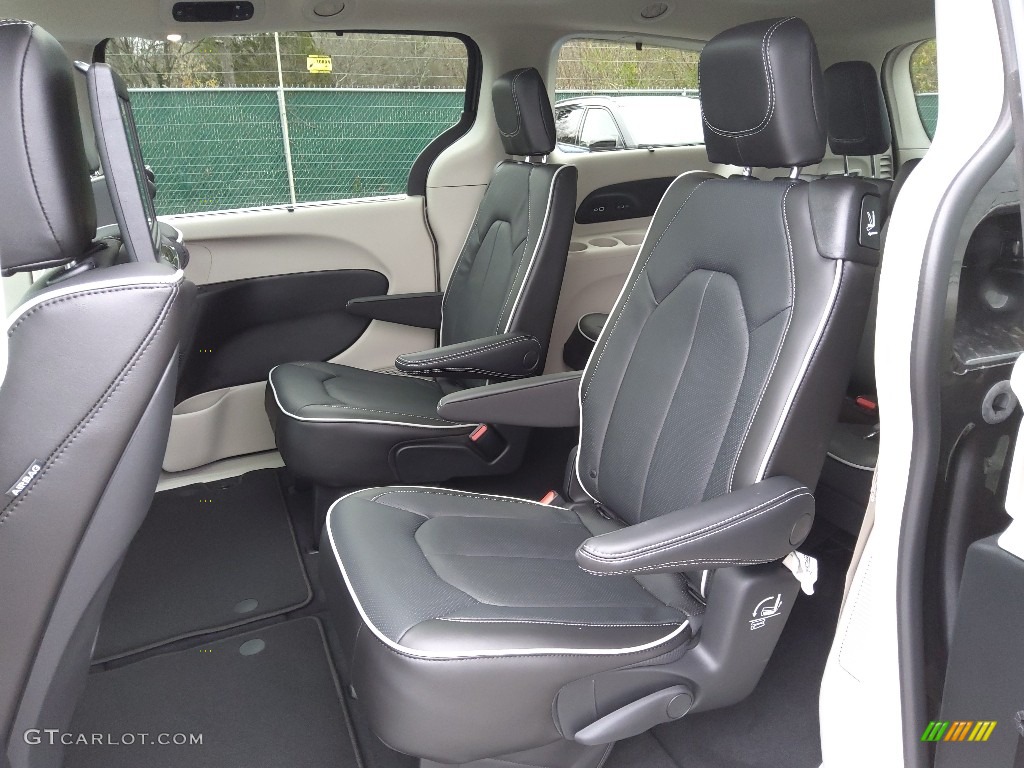 2022 Chrysler Pacifica Limited AWD Rear Seat Photo #145347898