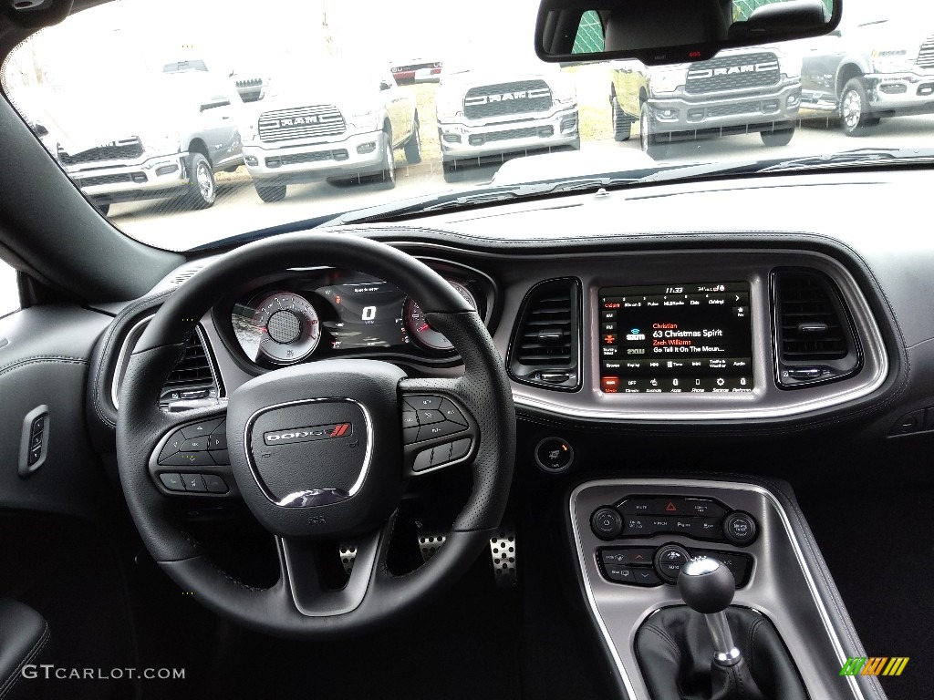2022 Dodge Challenger R/T Scat Pack Shaker Dashboard Photos