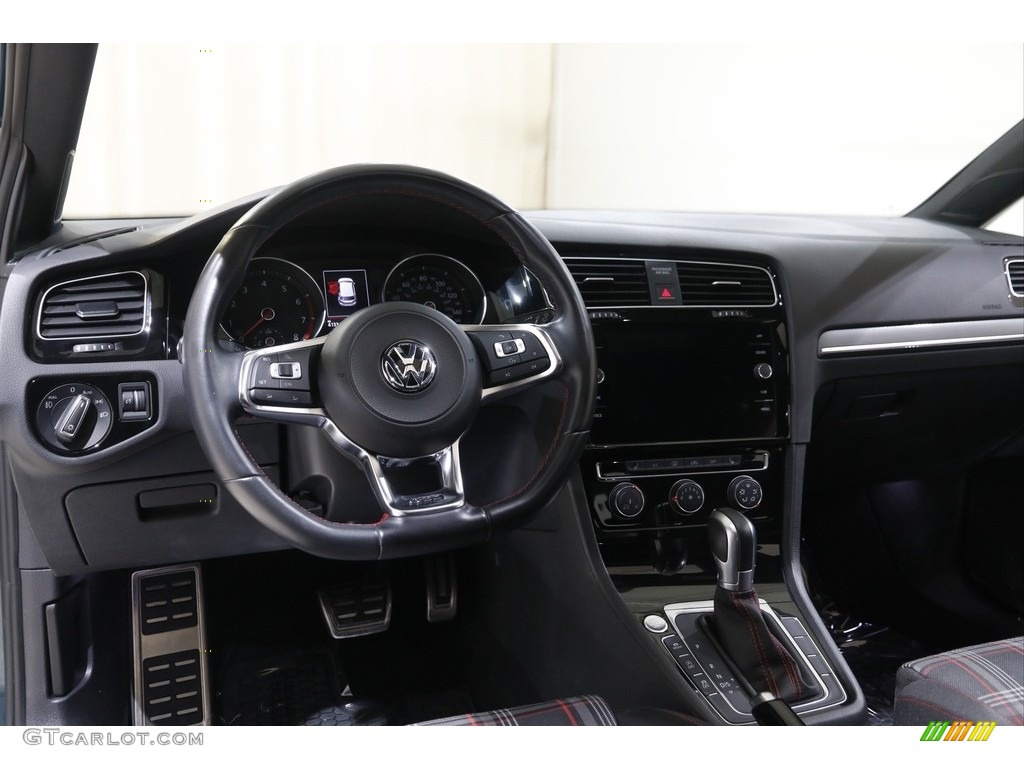 2018 Volkswagen Golf GTI SE Titan Black Dashboard Photo #145352428