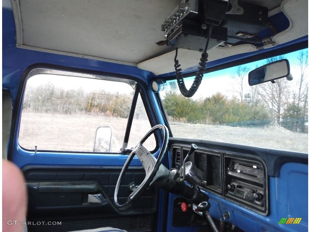1975 Ford F250 Custom Regular Cab Blue Dashboard Photo #145352437