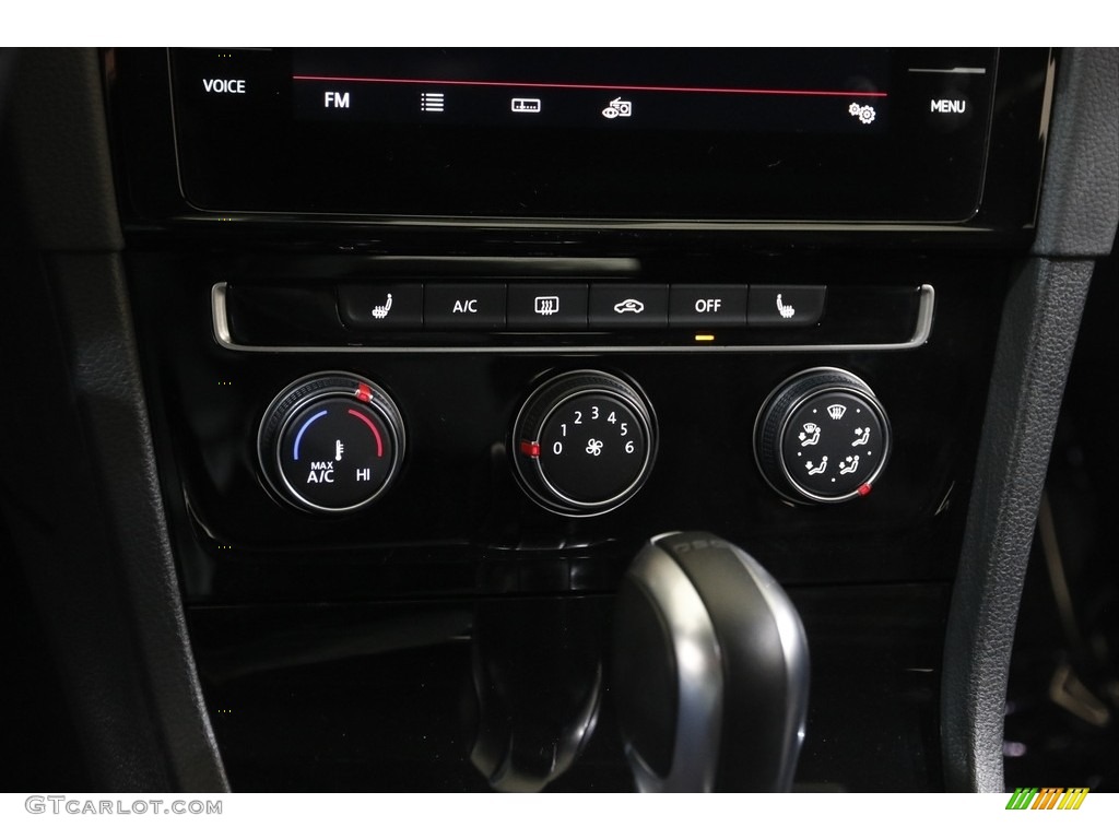2018 Volkswagen Golf GTI SE Controls Photos