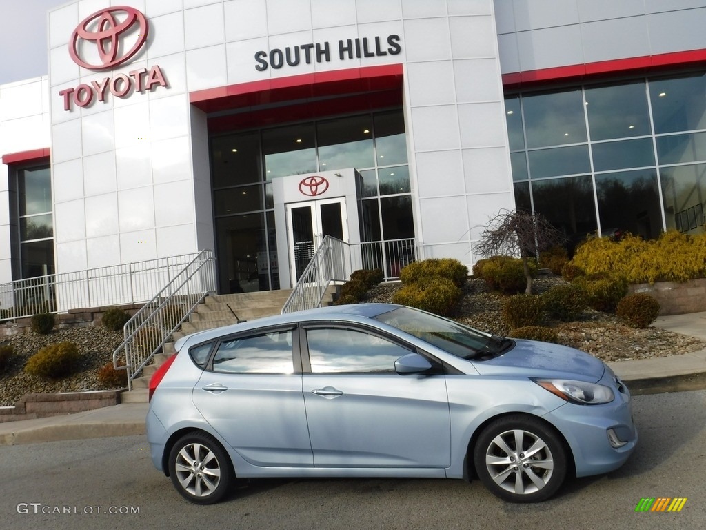 2012 Accent SE 5 Door - Clearwater Blue / Gray photo #2
