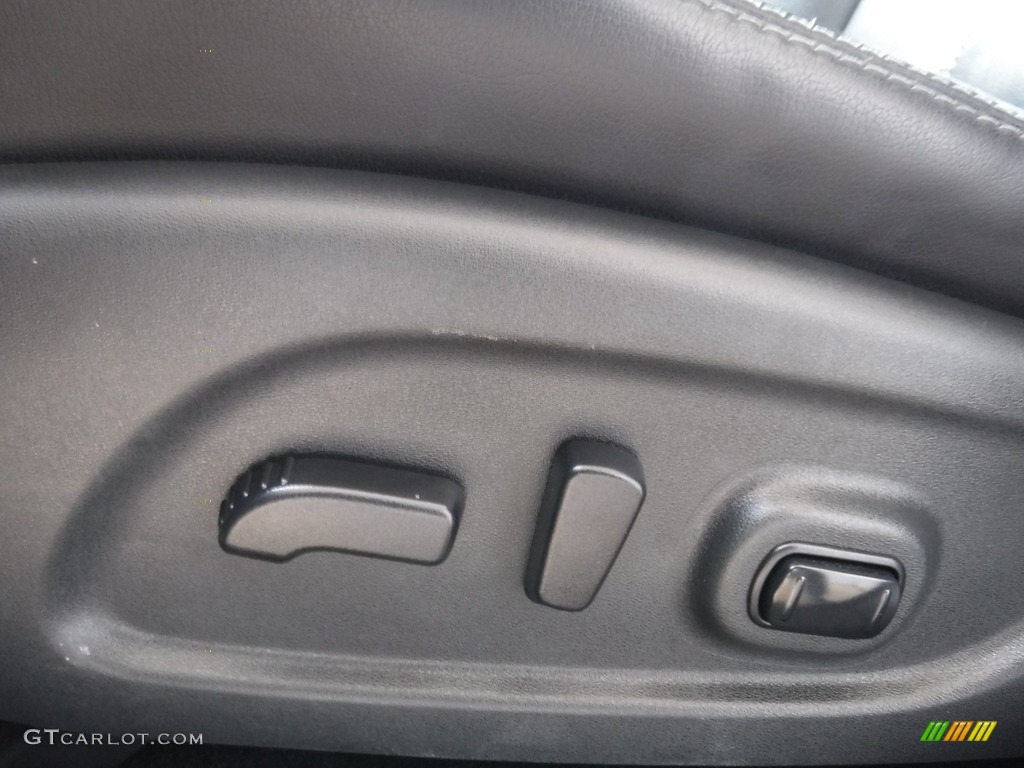 2017 Pathfinder SL 4x4 - Magnetic Black / Charcoal photo #16