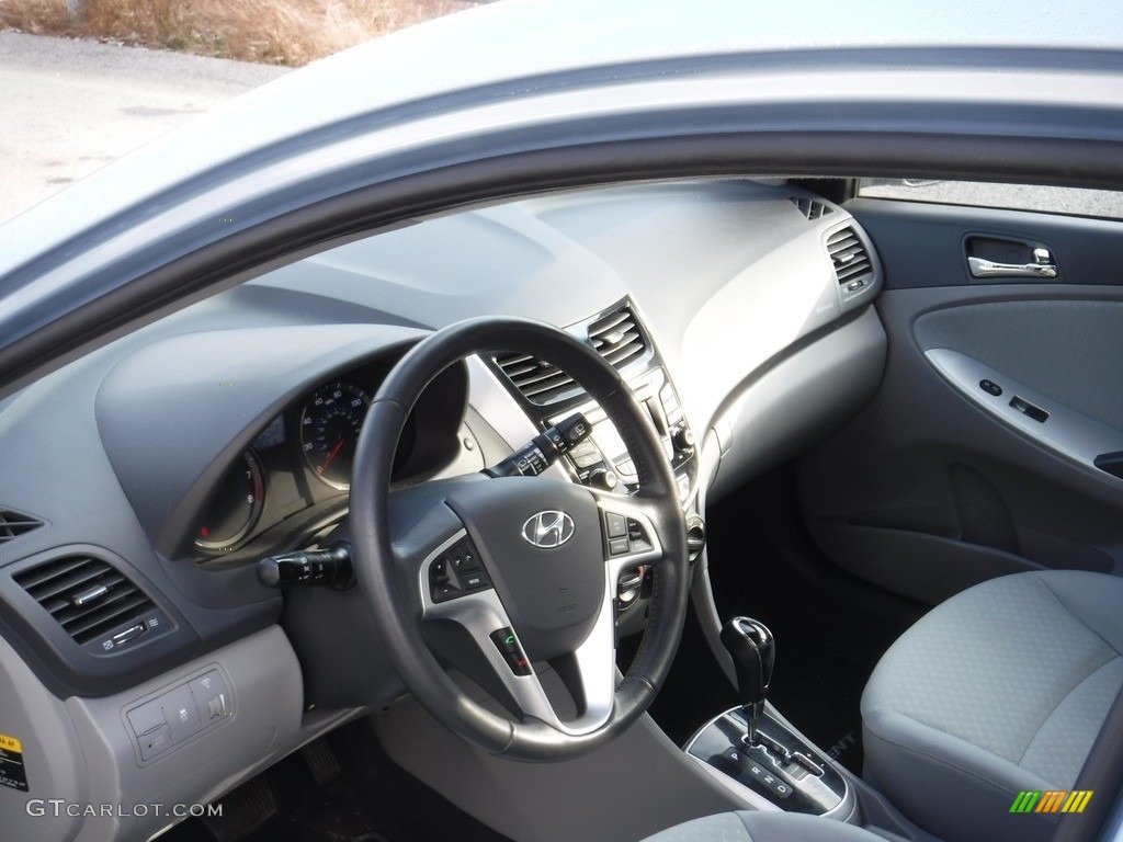2012 Accent SE 5 Door - Clearwater Blue / Gray photo #17