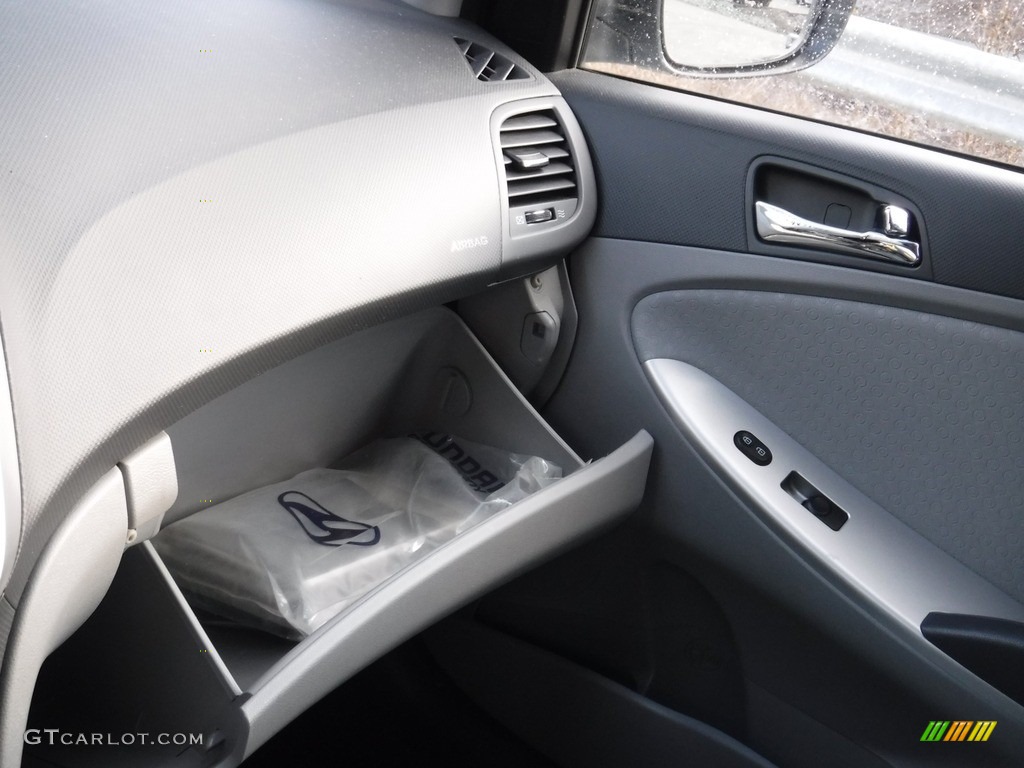 2012 Accent SE 5 Door - Clearwater Blue / Gray photo #25