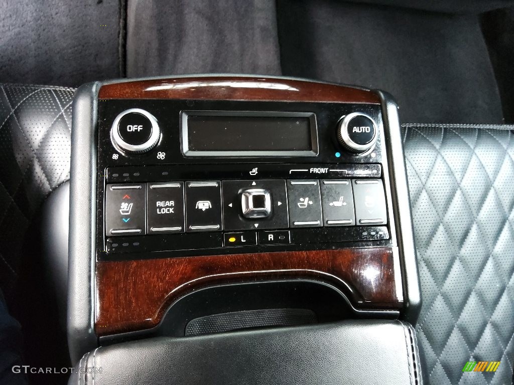 2017 Kia K900 Luxury 5.0 Controls Photo #145355103